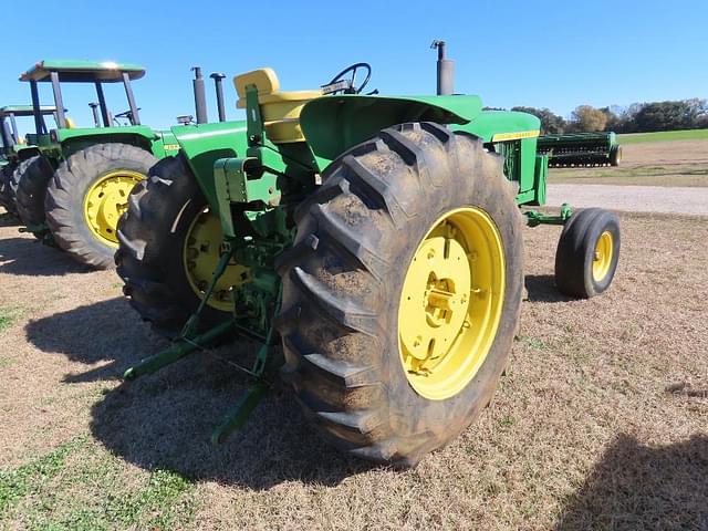 Image of John Deere 4020 equipment image 4