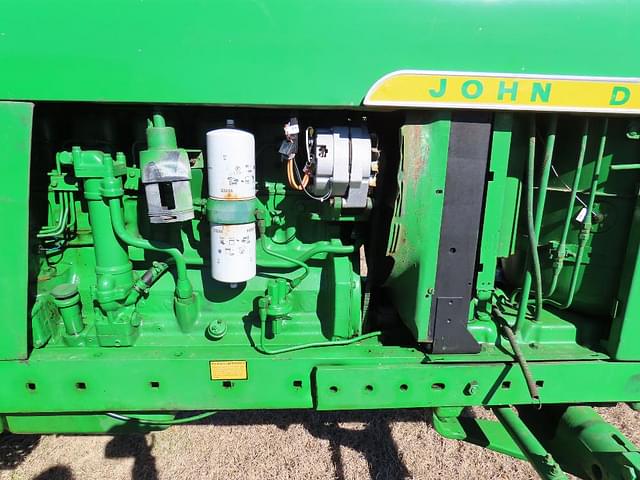 Image of John Deere 4020 equipment image 2