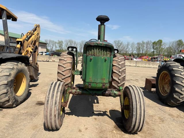 Image of John Deere 4020 equipment image 2