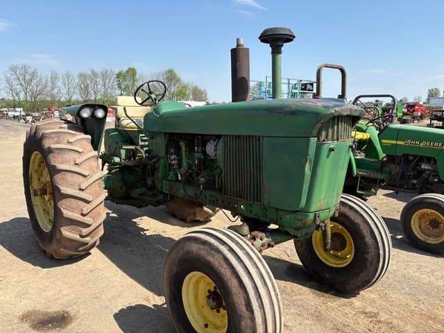 Image of John Deere 4020 equipment image 1