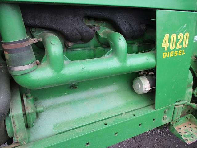 Image of John Deere 4020 equipment image 4