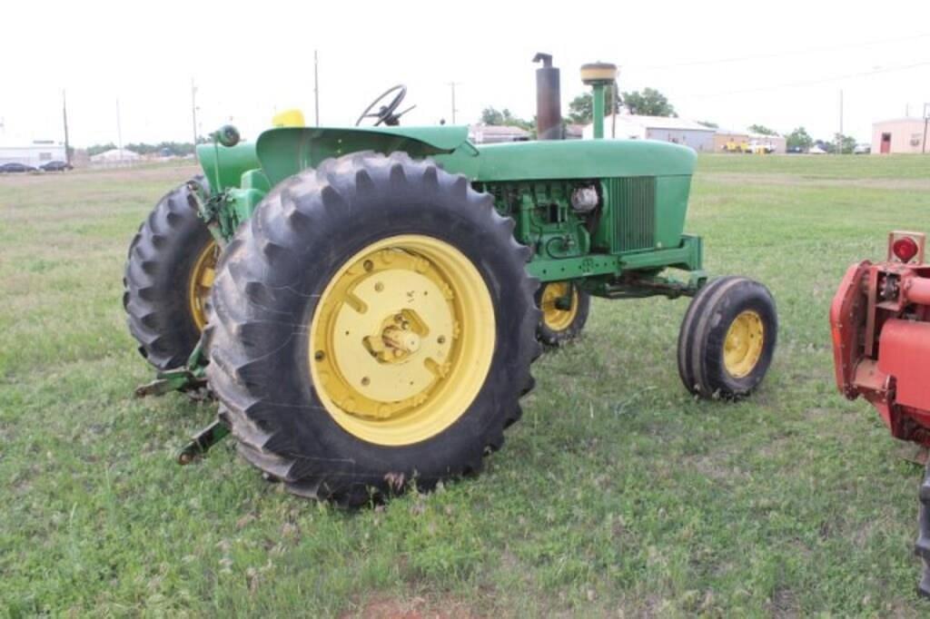 Main image John Deere 4020 3
