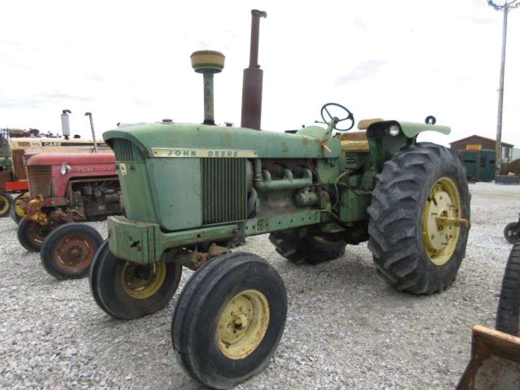 Image of John Deere 4020 Primary image
