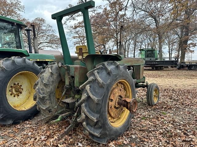 Image of John Deere 4020 equipment image 2