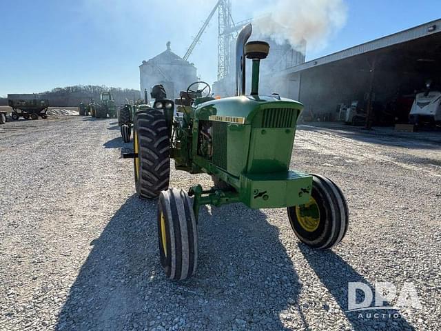 Image of John Deere 4020 equipment image 2