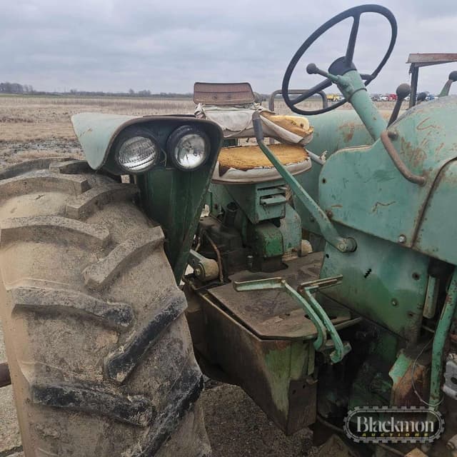 Image of John Deere 4020 equipment image 2