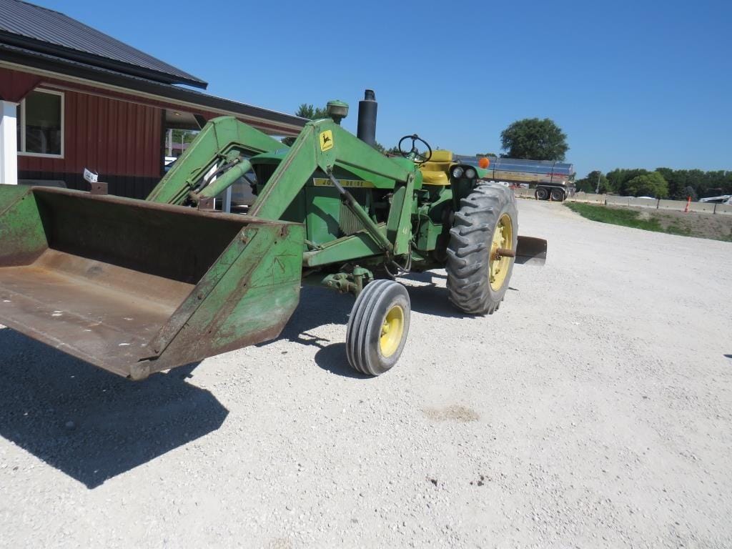 John Deere 4020 Equipment Image0