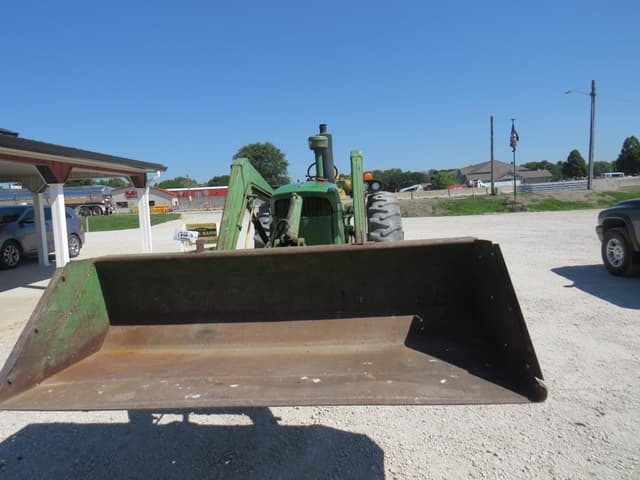 Image of John Deere 4020 equipment image 2