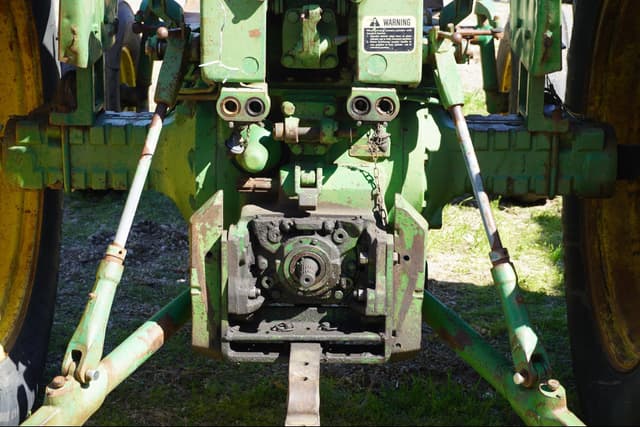 Image of John Deere 4020 equipment image 4