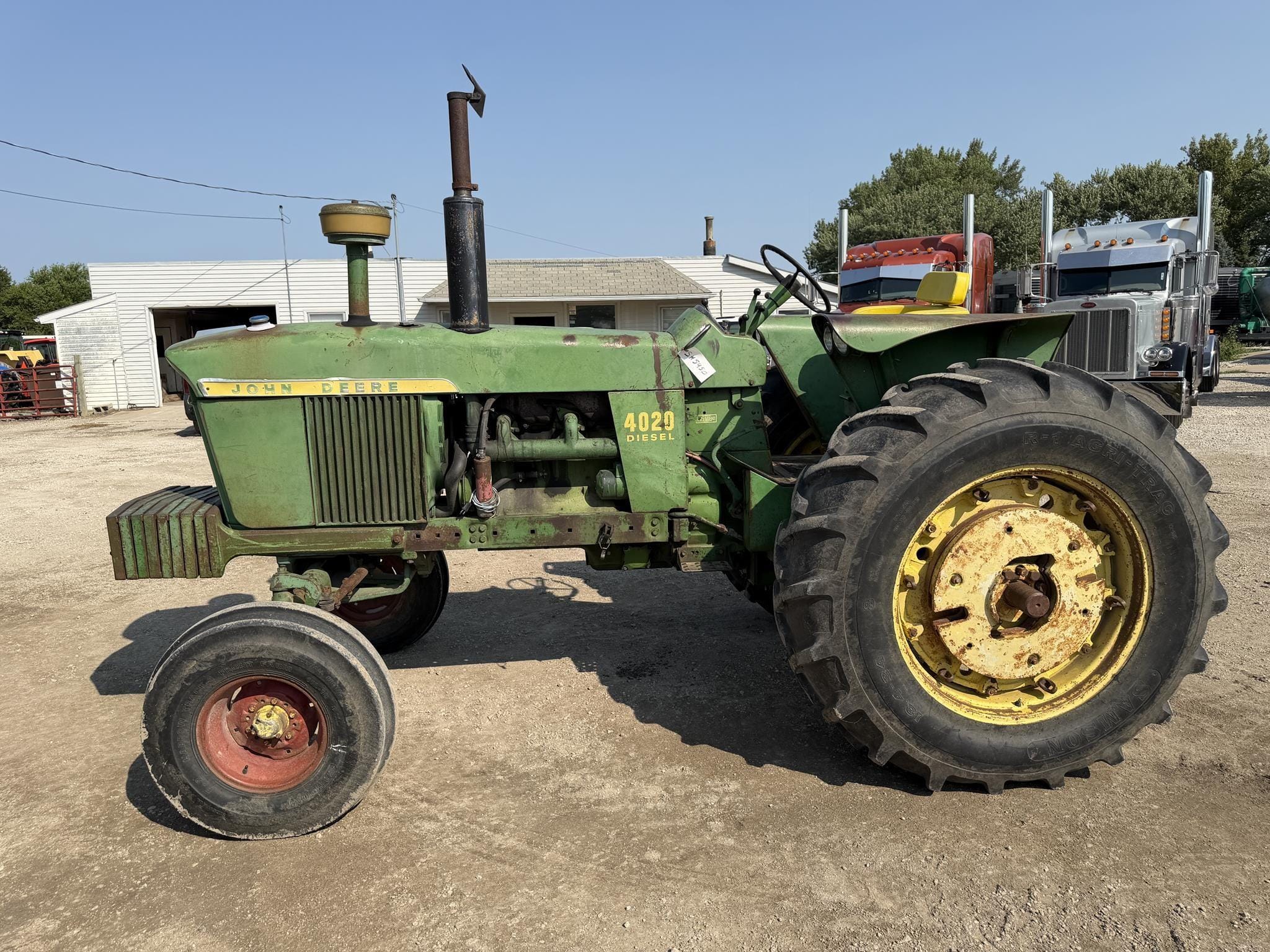 John Deere 4020 Equipment Image0