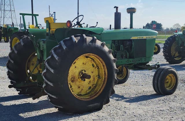 Image of John Deere 4020 equipment image 4
