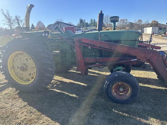 Image of John Deere 4020 equipment image 2