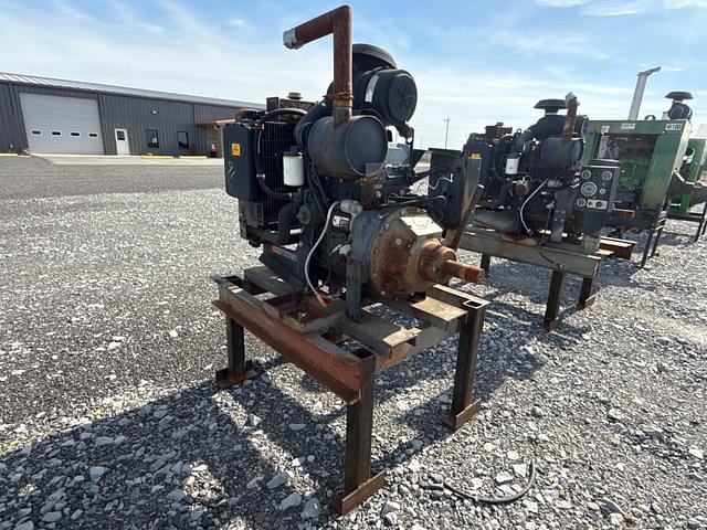 Image of John Deere  4024TF281 equipment image 4
