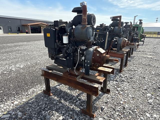 Image of John Deere  4024TF281 equipment image 4