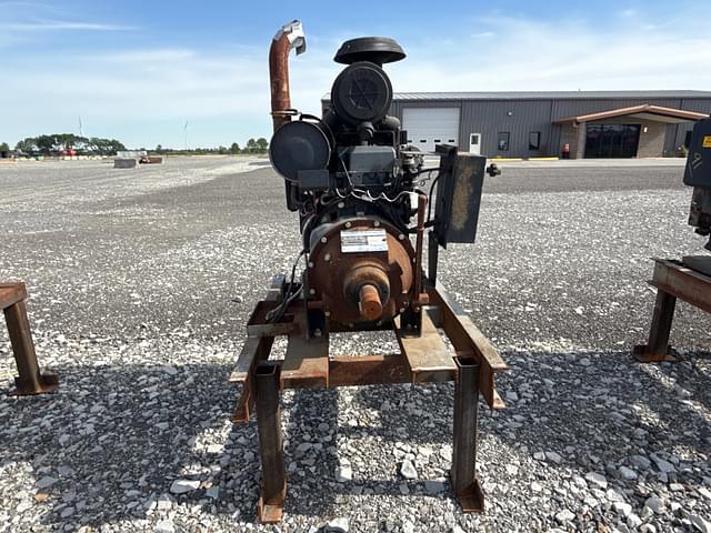 Image of John Deere  4024TF281 equipment image 3