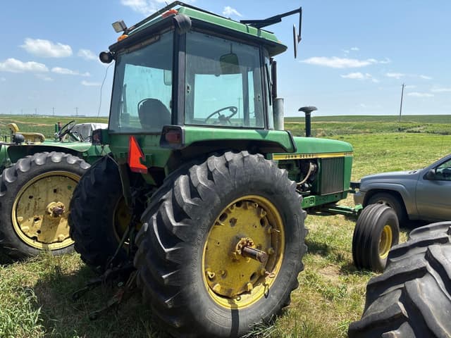 Image of John Deere 4030 equipment image 2