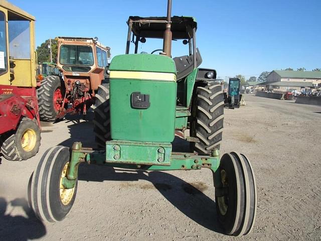 Image of John Deere 4030 equipment image 2