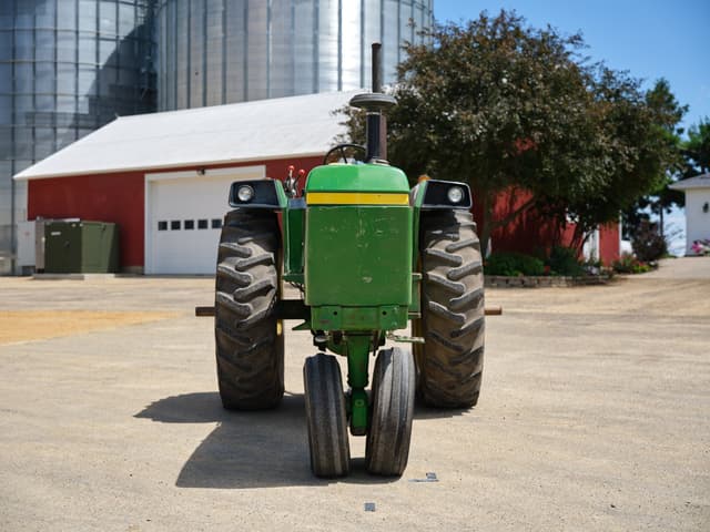 Image of John Deere 4030 equipment image 4