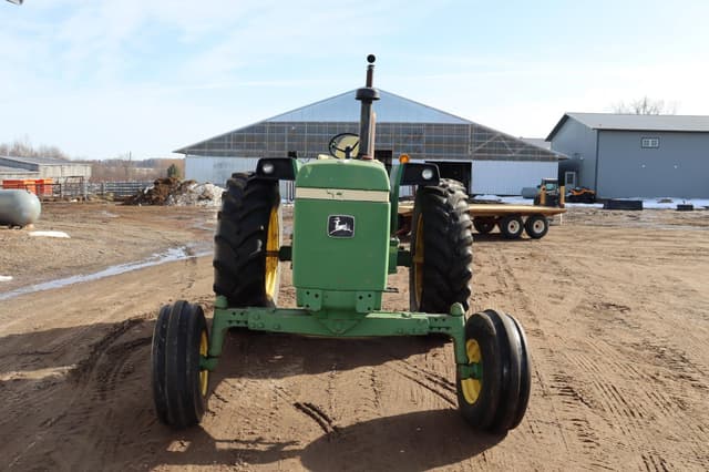 Image of John Deere 4030 equipment image 1