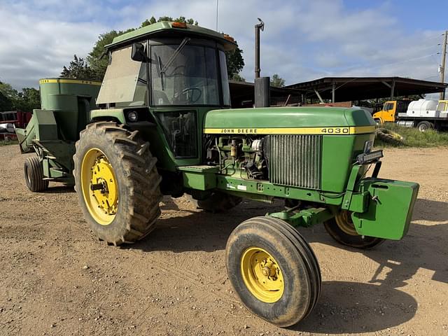 Image of John Deere 4030 equipment image 2