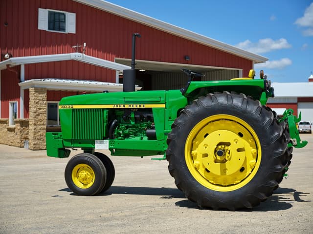 Image of John Deere 4030 equipment image 1
