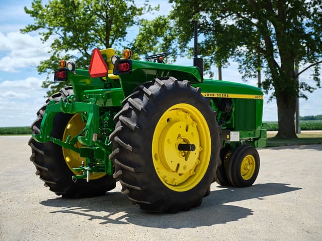Image of John Deere 4030 equipment image 4