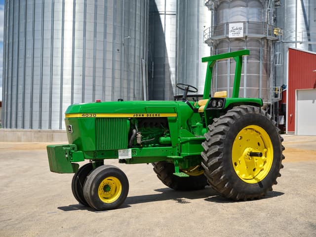 Image of John Deere 4030 equipment image 1