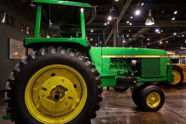 Image of John Deere 4030 equipment image 1