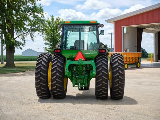 Image of John Deere 4030 equipment image 2