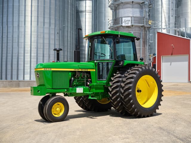 Image of John Deere 4030 equipment image 1