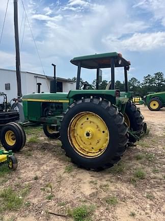Image of John Deere 4030 equipment image 2