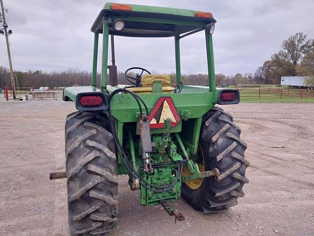 Image of John Deere 4030 equipment image 2