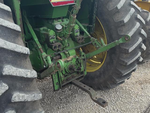 Image of John Deere 4030 equipment image 4