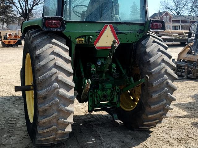 Image of John Deere 4030 equipment image 2