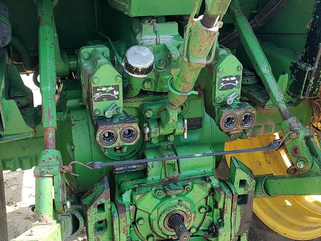 Image of John Deere 4030 equipment image 4