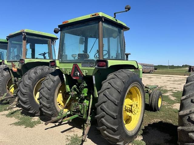 Image of John Deere 4030 equipment image 2