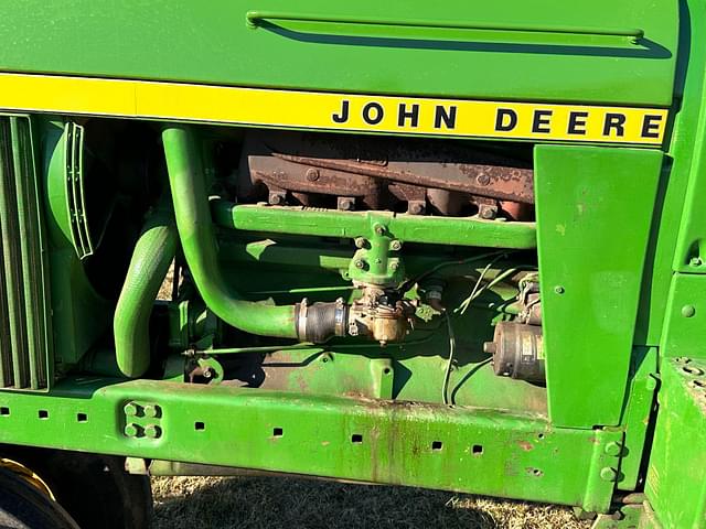 Image of John Deere 4030 equipment image 4