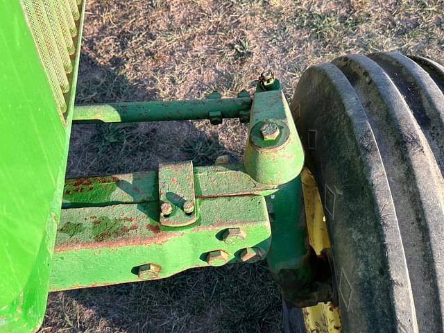 Image of John Deere 4030 equipment image 4