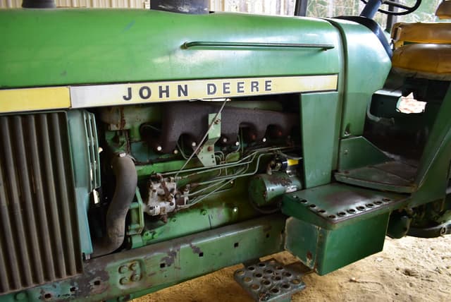 Image of John Deere 4030 equipment image 2