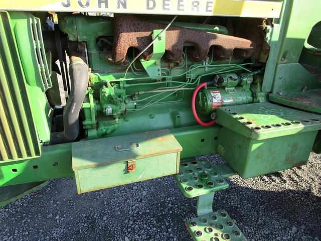 Image of John Deere 4030 equipment image 2