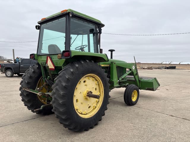 Image of John Deere 4030 equipment image 2