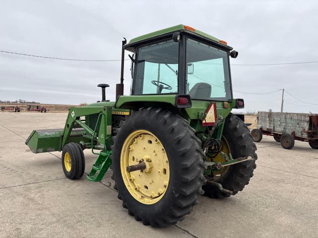 Image of John Deere 4030 equipment image 3