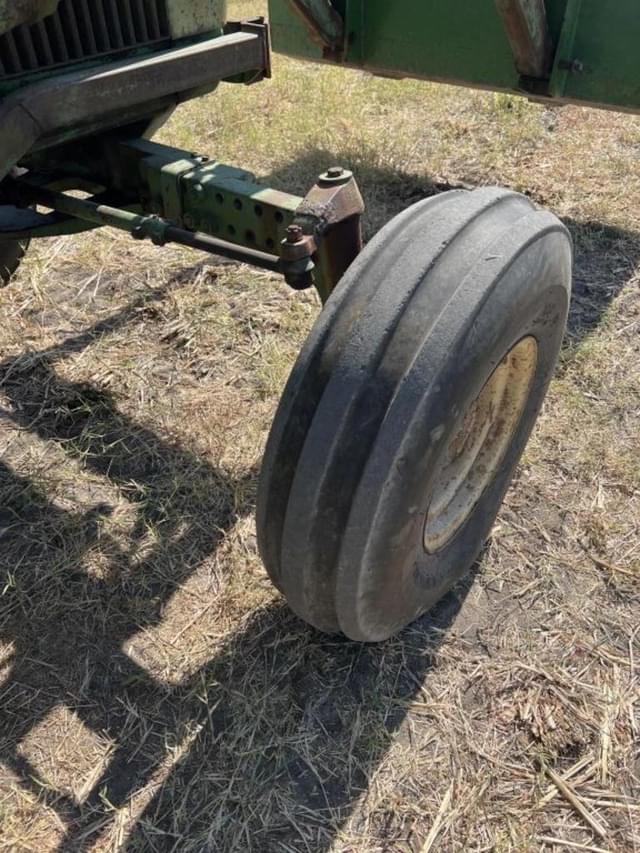 Image of John Deere 4030 equipment image 4