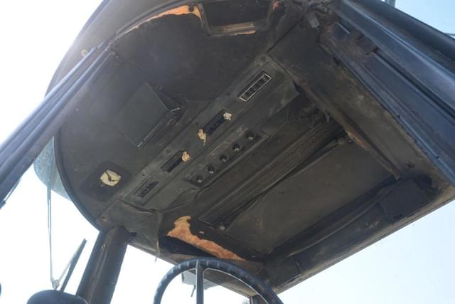 Image of John Deere 4040 equipment image 4