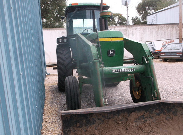 Image of John Deere 4040 equipment image 1