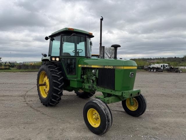 Image of John Deere 4040 equipment image 4