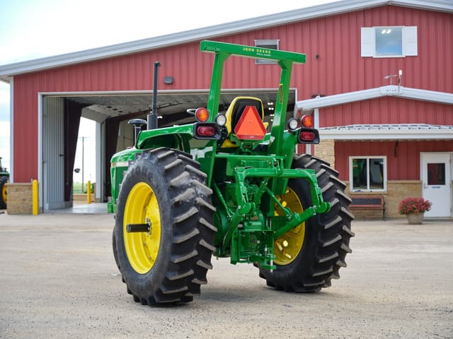 Image of John Deere 4040 equipment image 2
