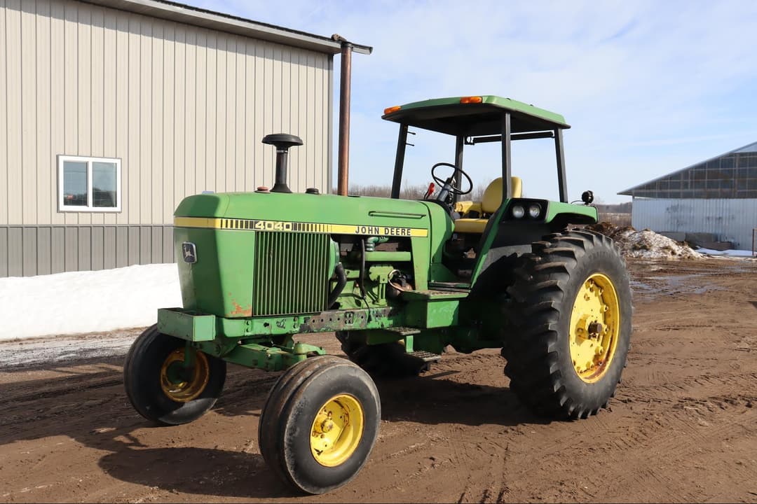 Image of John Deere 4040 Primary image