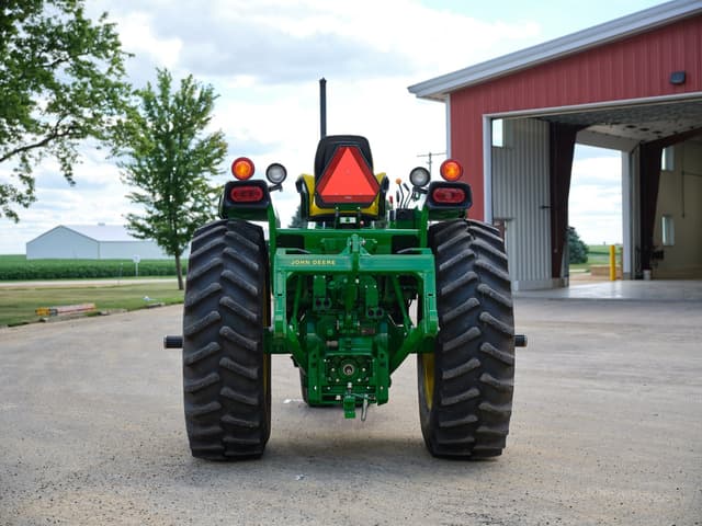 Image of John Deere 4040 equipment image 4