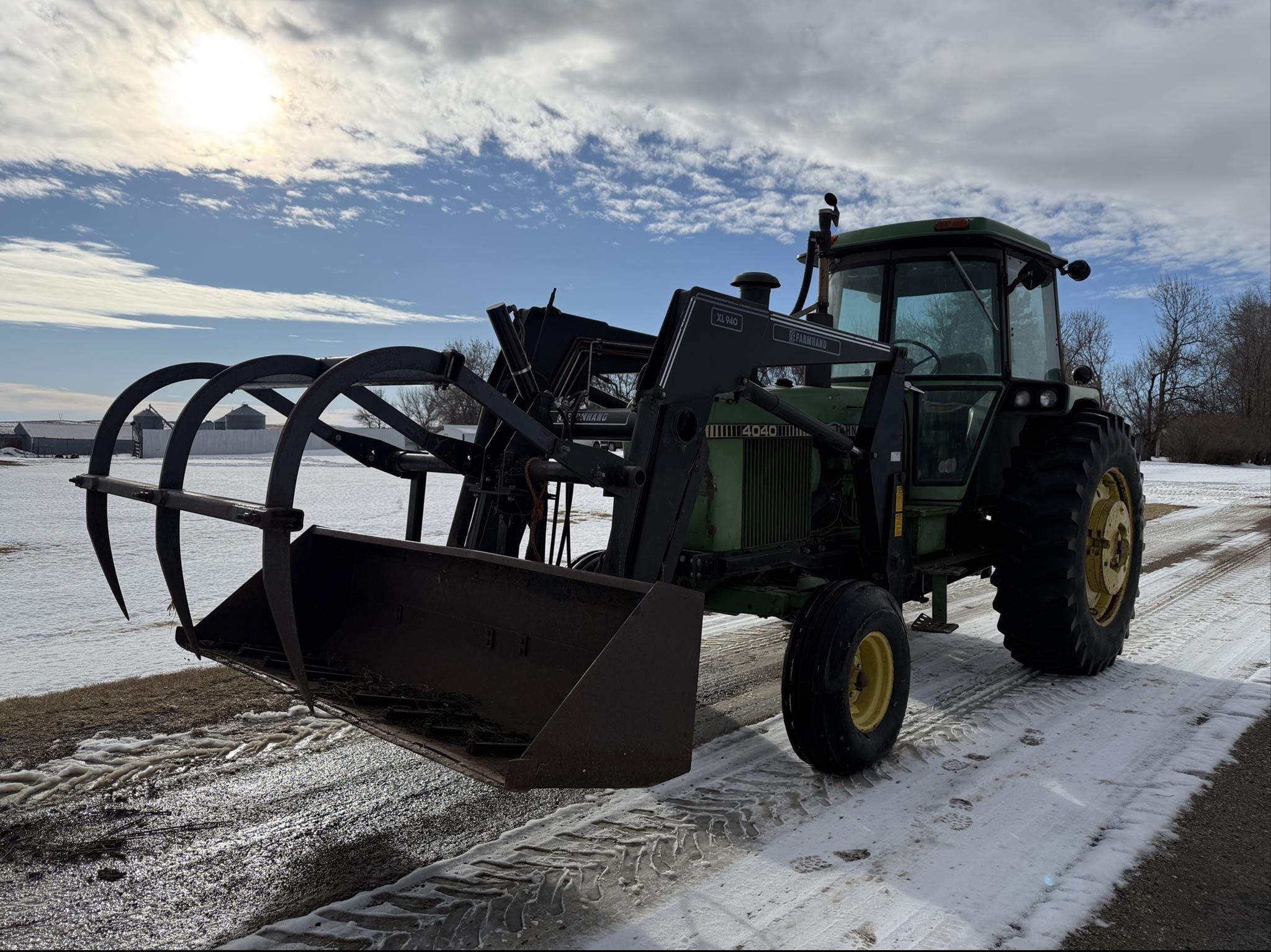 John Deere 4040 Equipment Image0